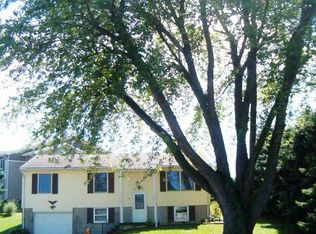 35 Meadow Ln, Prophetstown, IL 61277