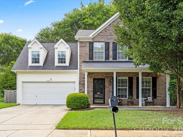 9025 Davis Crossing Ct, Charlotte, NC 28269