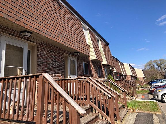 231 Boston Post Road-Williamsburg Townhouse