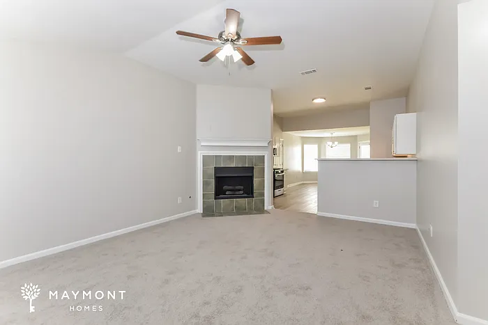 465 Oakland Hills Dr — Photo 3