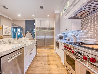 12 Eisenhower Ln, Coto De Caza, CA, 92679