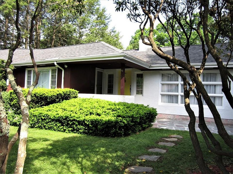 1st image of 17 Brentwood Dr