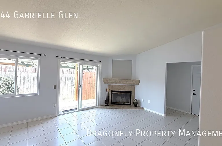 2044 Gabrielle Gln — Photo 6
