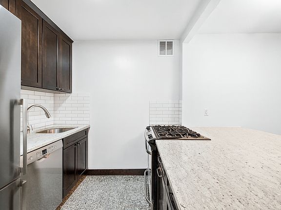 4th image of 301 W 57th St APT 3E