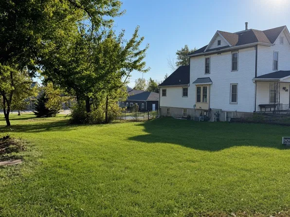 Grove St, Shellsburg, IA 52332