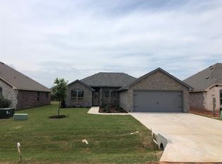 3306 White Horse Ct, Granbury, TX 76049