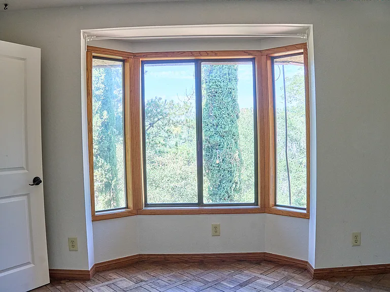 397 Loftyhill Dr — Photo 16