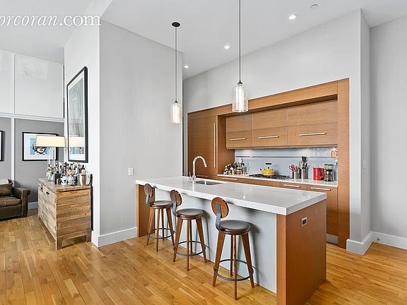 4th image of 360 Furman St APT 318