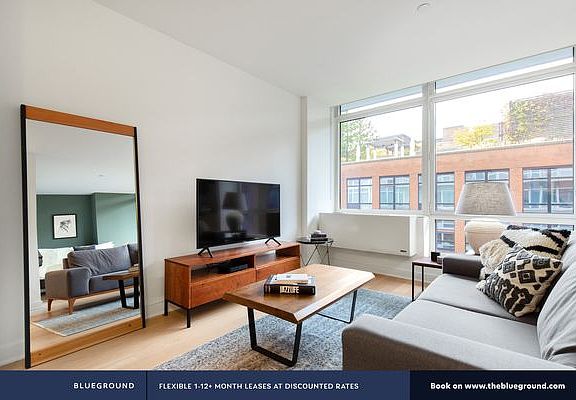 3rd image of 450 W 17th St APT 915