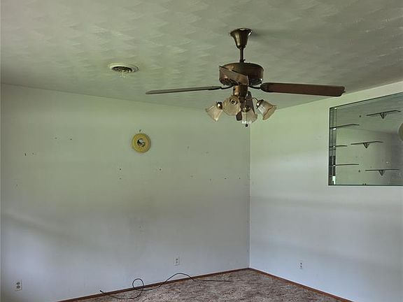 5th image of 828 Johanna St
