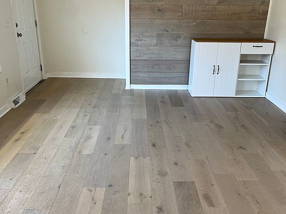 2nd image of 4943 Tracy Ave