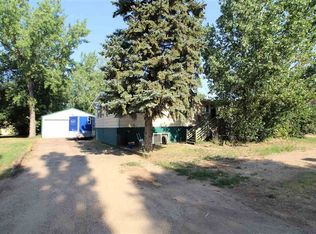 208 Owens St, Des Lacs, ND 58733