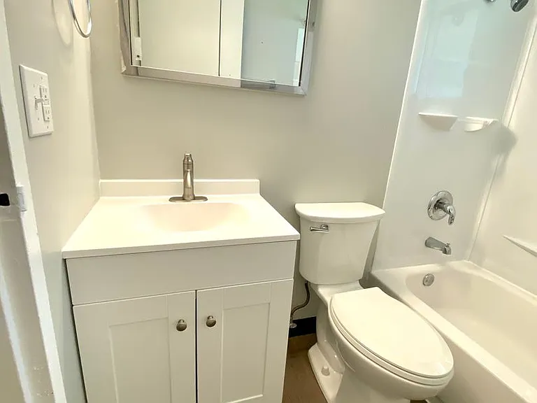 4417 Grayson St — Photo 7