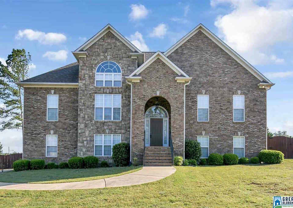 1st image of 320 S Haven Cir