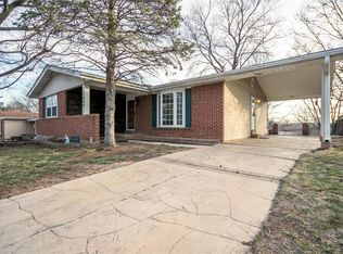 2444 Wesglen Estates Dr, Maryland Heights, MO