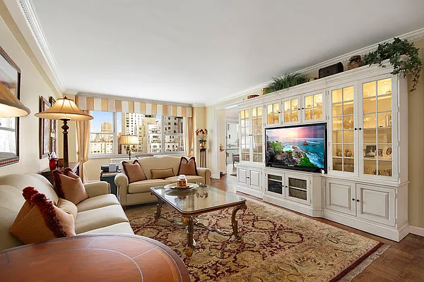 Sold by Corcoran | media 19