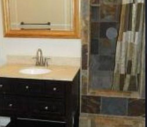 Mid-story master bath
