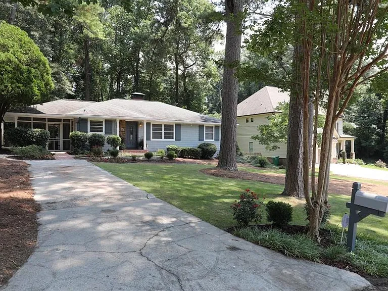 6075 Harleston Rd — Photo 2