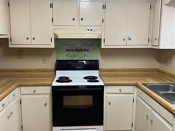 5th image of 4861 Woodcliff Dr N