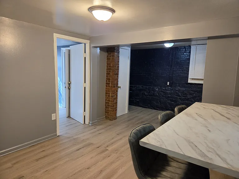 19 Nicoll St — Photo 6
