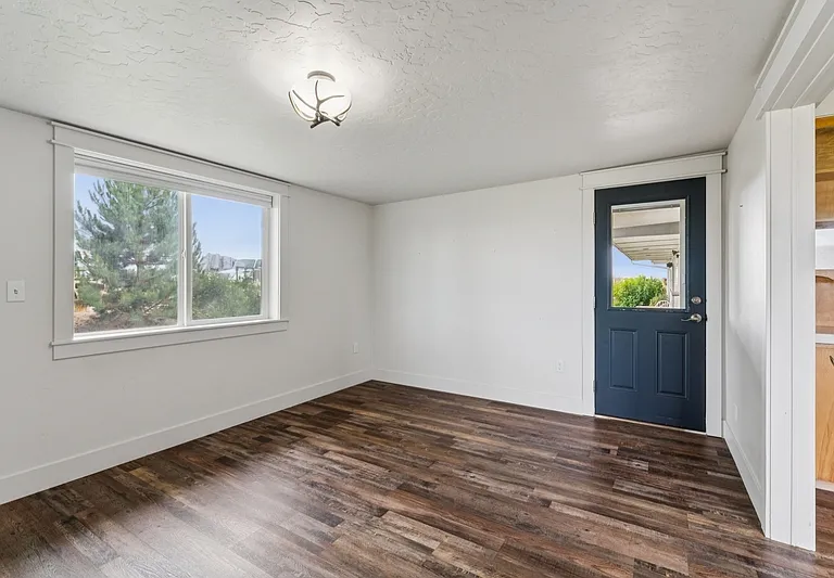 10996 Willis Rd — Photo 24