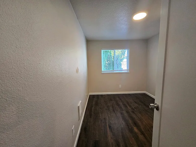 234 NW 21st St — Photo 10