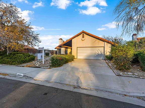 2nd image of 37964 Meadowlark Ln