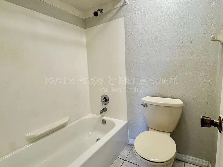 927 Louisiana Ave — Photo 11