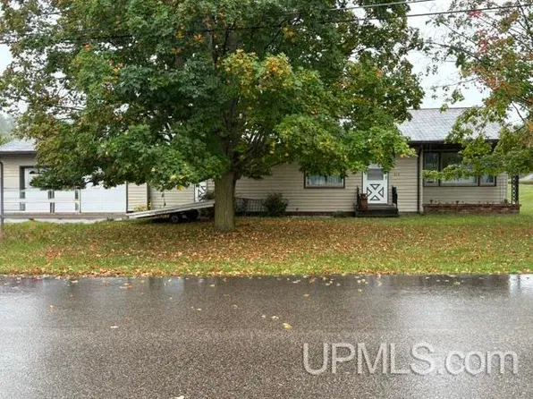 815 E Main St, Iron Mountain, MI 49801