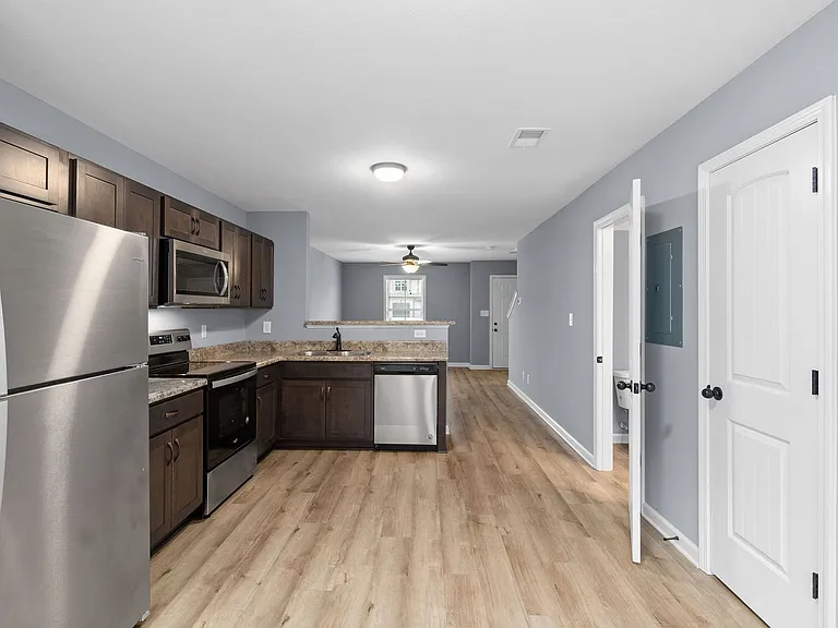 288 Smithson Ln — Photo 11