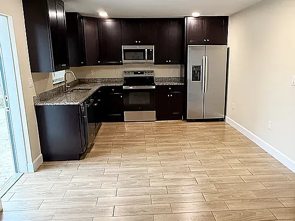 2932 Gillespie Ave — Photo 2
