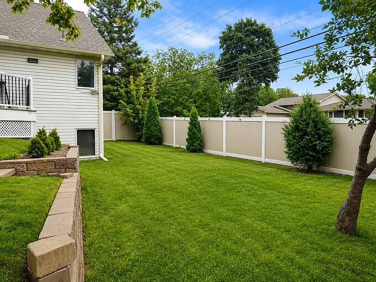 4602 Pierce St NE — Photo 16