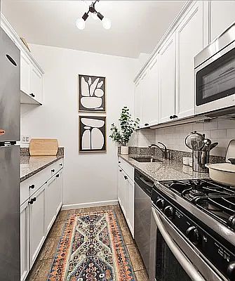 5th image of 161 Remsen St APT 4B