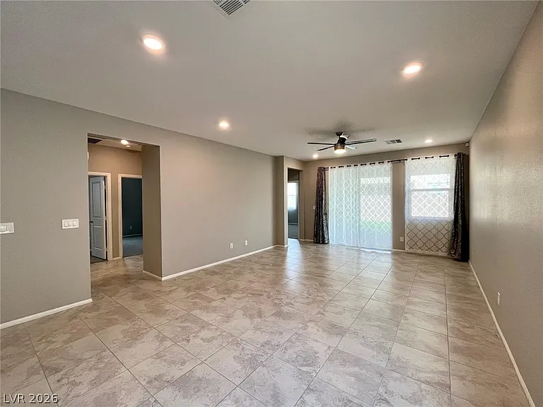 9748 Angel Valley Dr — Photo 4