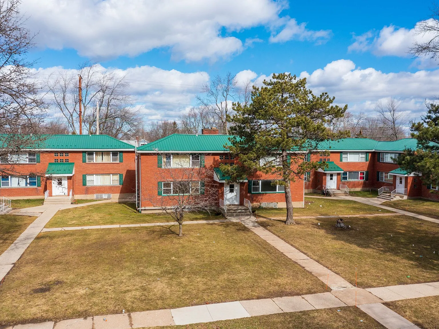 Newell Heights Apartments — Photo 4
