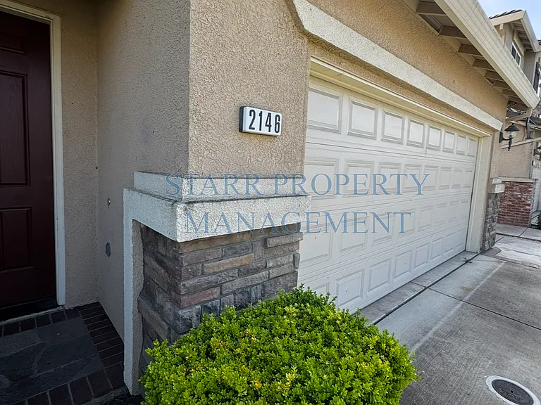 2146 Evening St — Photo 2
