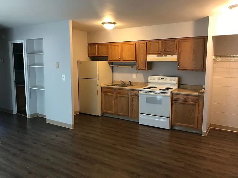 Apartment off 28th and Clyde Park Available — Photo 44