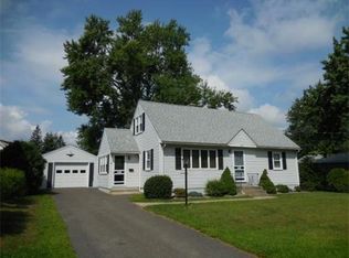 12 Paradise St, Chicopee, MA 01020