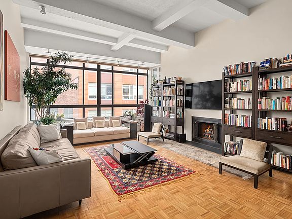 3rd image of 111 Barrow St #6DE