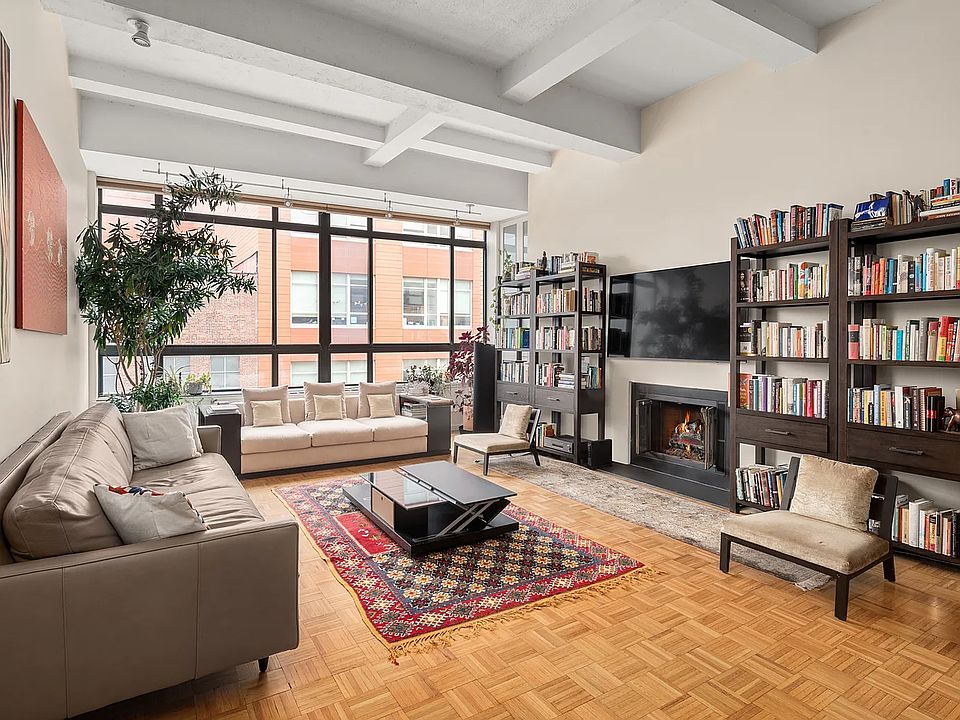 1st image of 111 Barrow St APT 6E