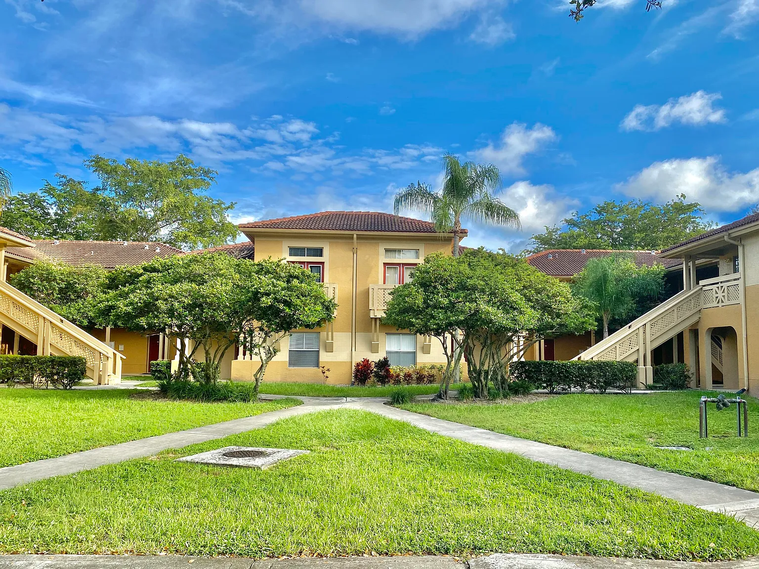 4799 Via Palm Lakes — Photo 3