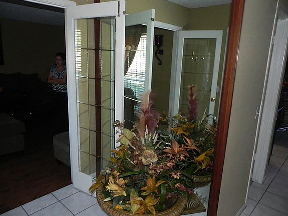4th image of 1239 Clear Valley Dr