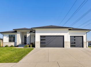 5535 147th St, Urbandale, IA 50323