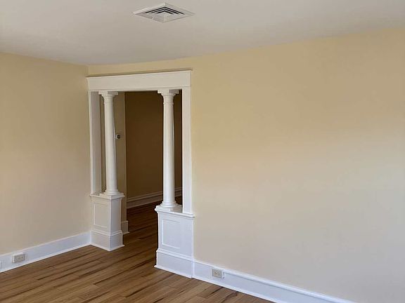 3rd image of 20 Hungerford Ter