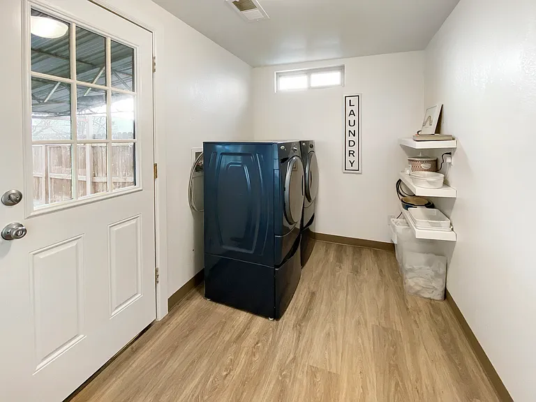 1302 Ross Ln N — Photo 15