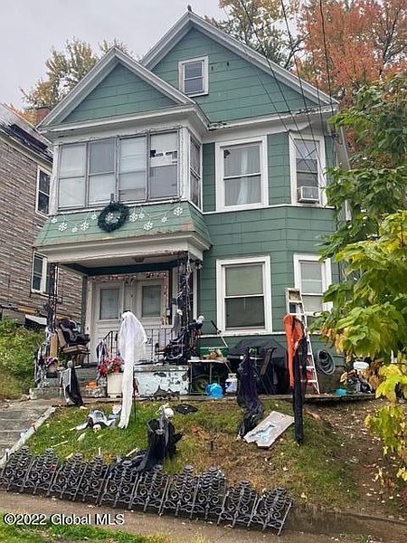 2nd image of 134 Linden Street