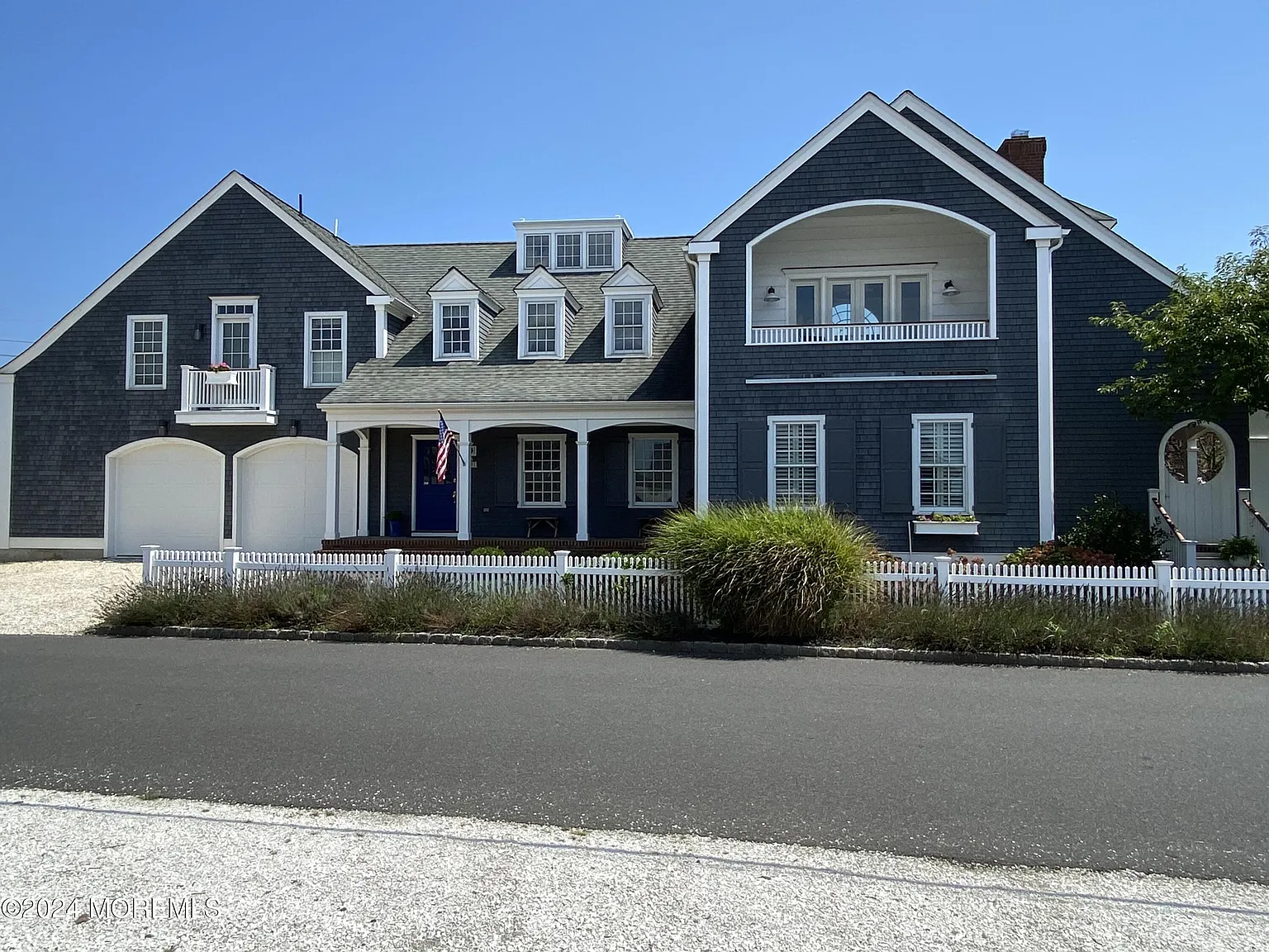 1081 Barnegat Ln photo 1