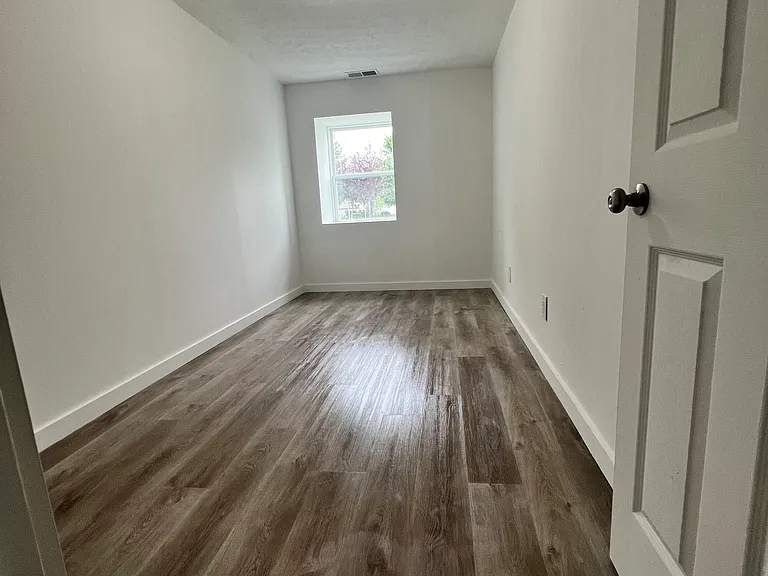 22 N Washington St #1 — Photo 4