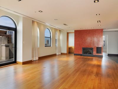 1155 N Dearborn St APT 1302, Chicago, IL, 60610