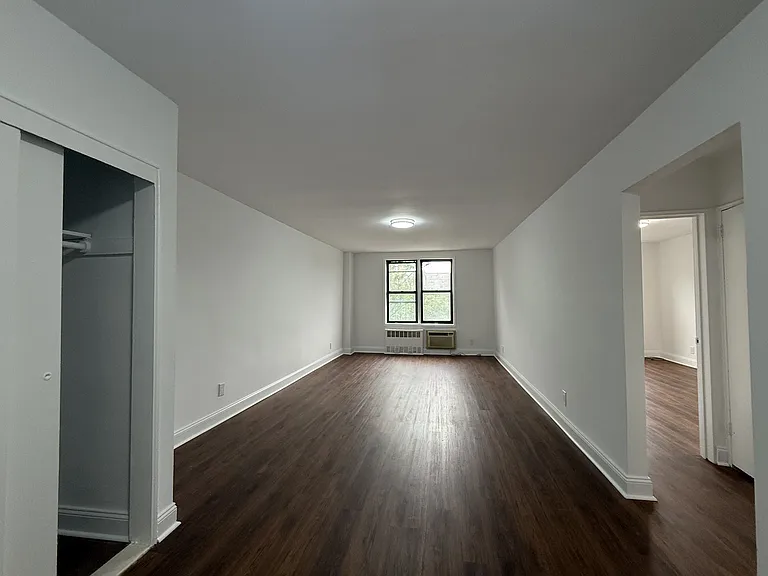 14943 35th Ave #4G — Photo 1
